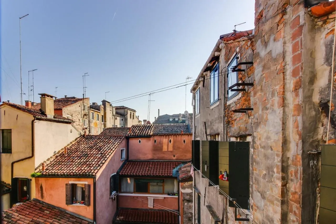 Ramo Venier By Halldis Venice
