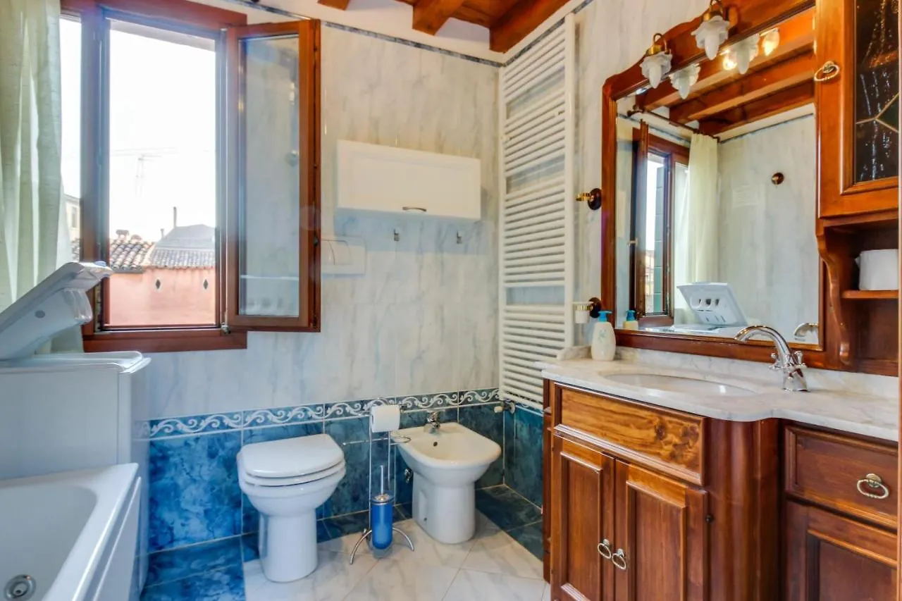 Ramo Venier By Halldis Venice