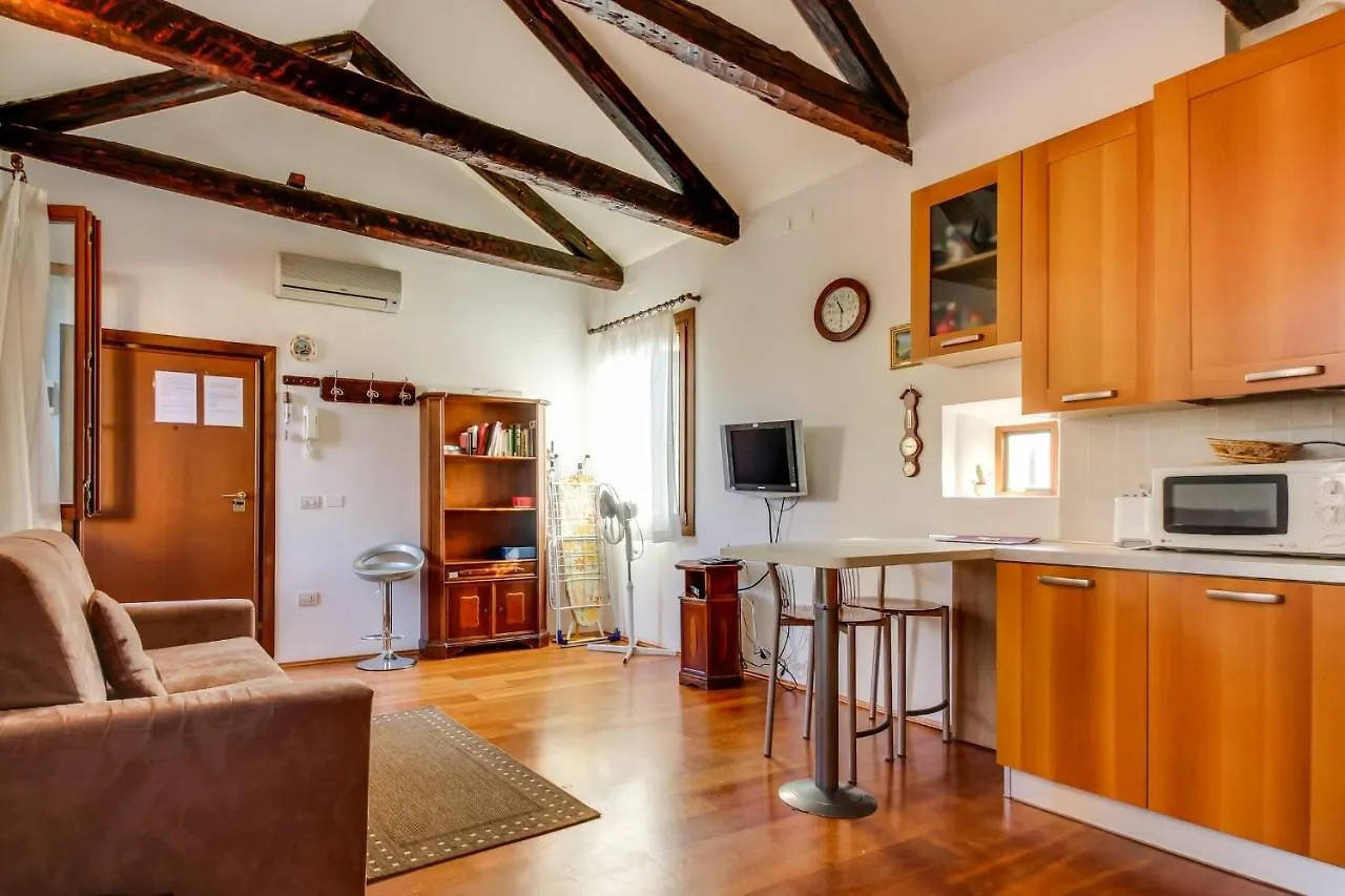 Ramo Venier By Halldis Venice