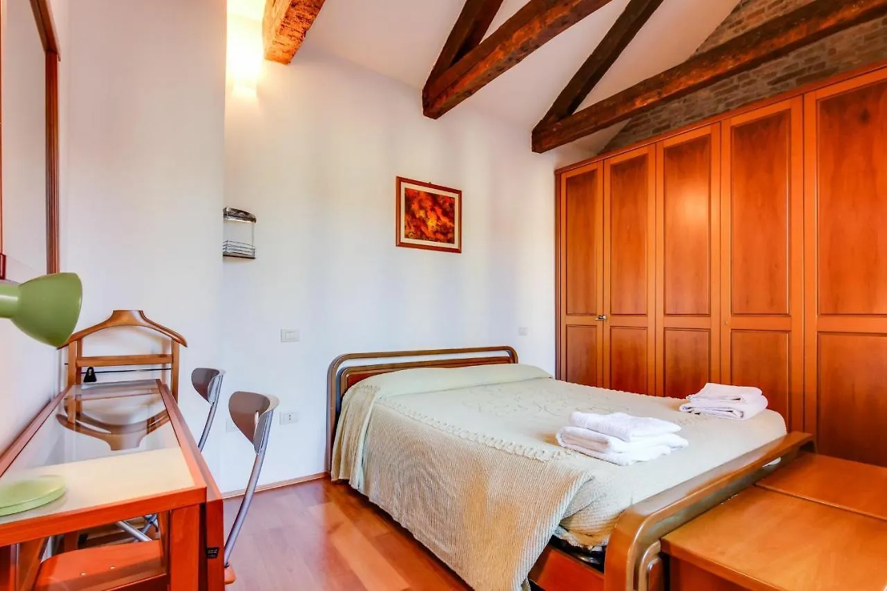 Ramo Venier By Halldis Venice